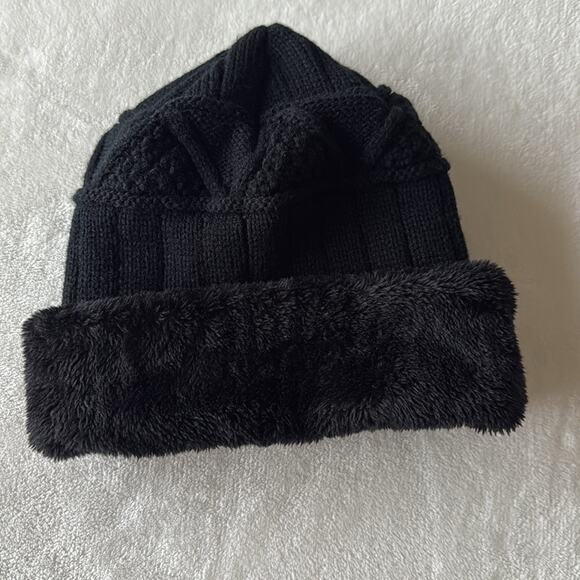 Black faux fur trim beanie hat - Picture 1 of 4